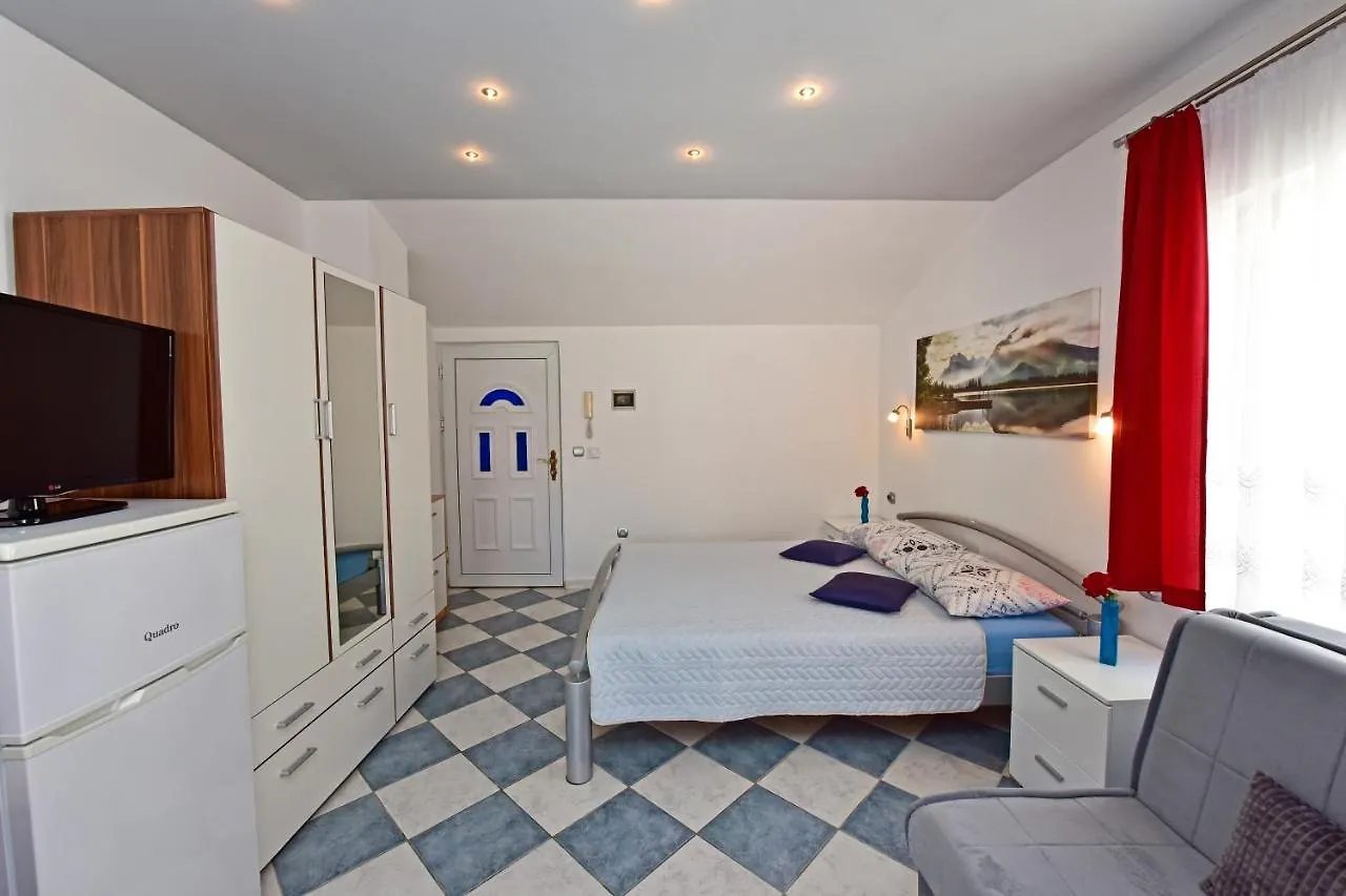 Apartments Rimac 663 Poreč 0*,